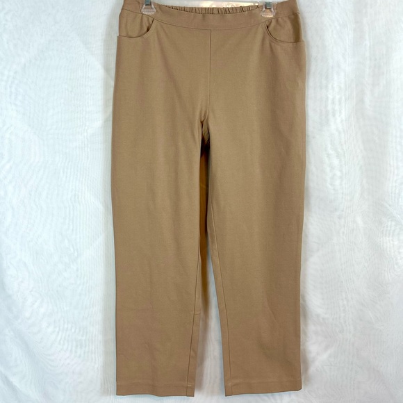 NWT Isaac Mizrahi Beige Crop Pants with Pockets / Size 10 - Picture 2 of 9
